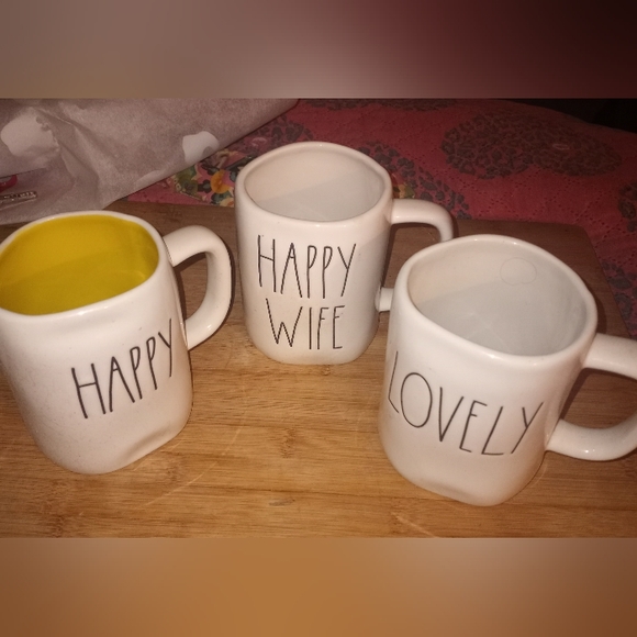 Bundle Rae Dunn mugs - Picture 3 of 3